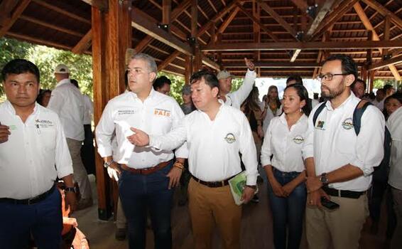 Fuertes críticas al evento del presidente en el Amazonas image for Fuertes críticas al evento del presidente en el Amazonas