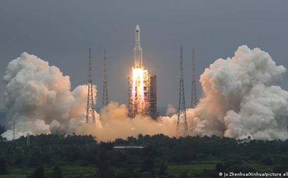 image for China lanza el primer módulo de su estación espacial