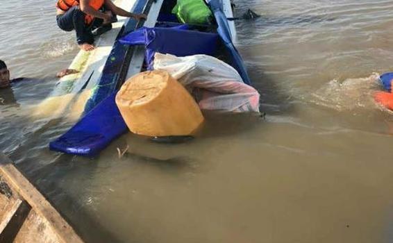 image for Embarcação expresso Olivença naufraga no Rio Solimões