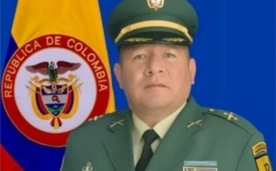 image for Coronel del Ejército investigado en caso de red de tráfico de armas es capturado