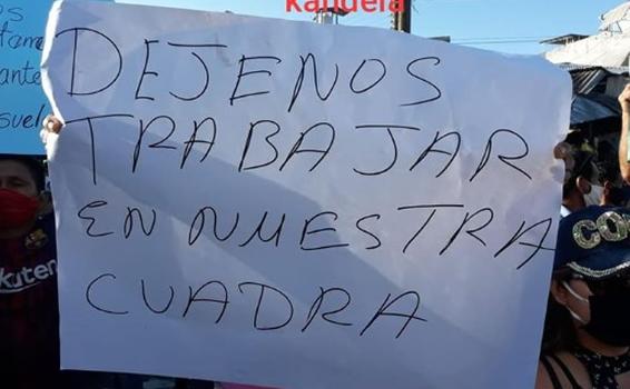 Vendedores exigen trabajar en calle celendín image for Vendedores exigen trabajar en calle celendín