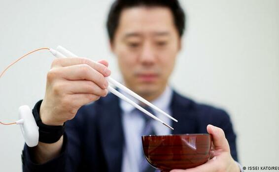image for Investigadores japoneses inventan palillos eléctricos