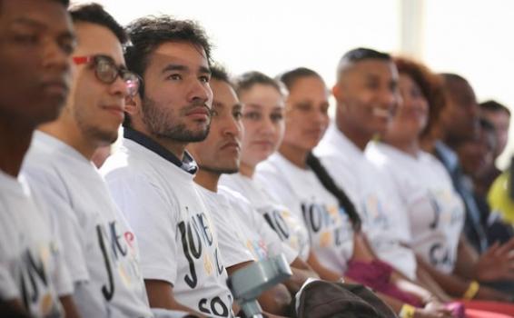 Personas en un evento de Jóvenes en Accion