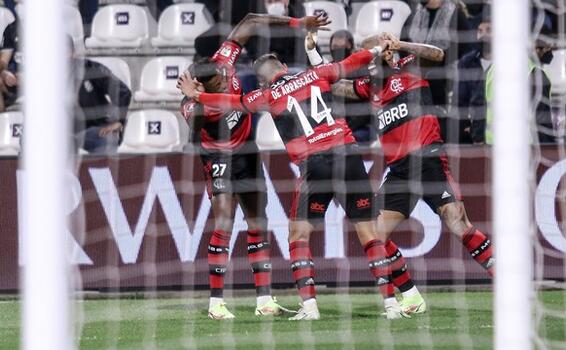 image for Flamengo goleia o Olimpia com dois de Gabigol