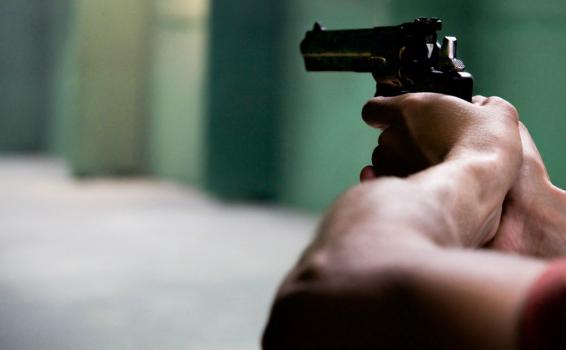 Lider social en el municipio La Macarena es asesinado Hombre con una alrma de fuego en la mano