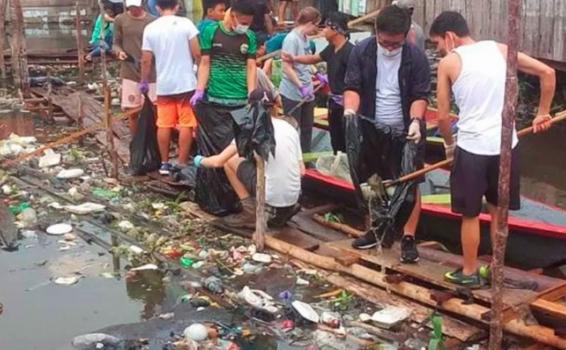 Limpieza en la zona baja de Belen Personas en limpiezas