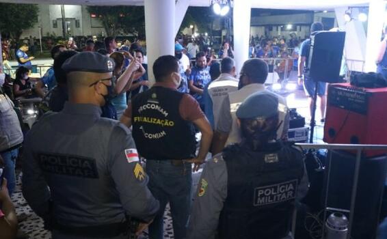 Festa clandestina com 500 pessoas no Atlético Rio Negro image for Festa clandestina com 500 pessoas no Atlético Rio Negro