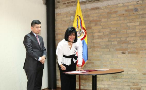 Ministro de vivienda con nueva directora del FNA