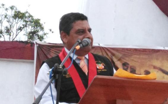 Señor en discurso en aniversario del descubrimiento del rio Amazonas