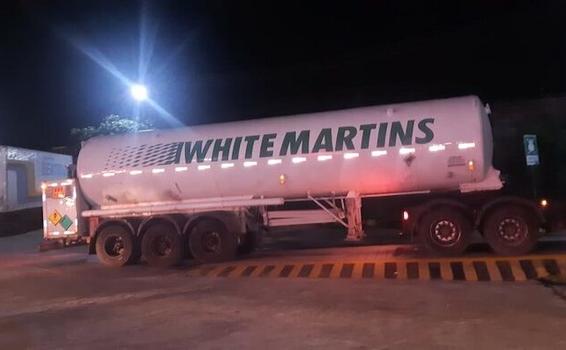 Carga extra de 50 mil metros cúbicos de oxigênio desembarca em Manaus image for Carga extra de 50 mil metros cúbicos de oxigênio desembarca em Manaus