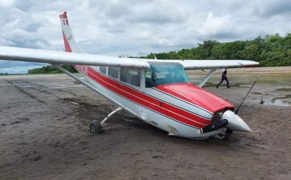 image for Avioneta SARU aterriza de emergencia sobre playa