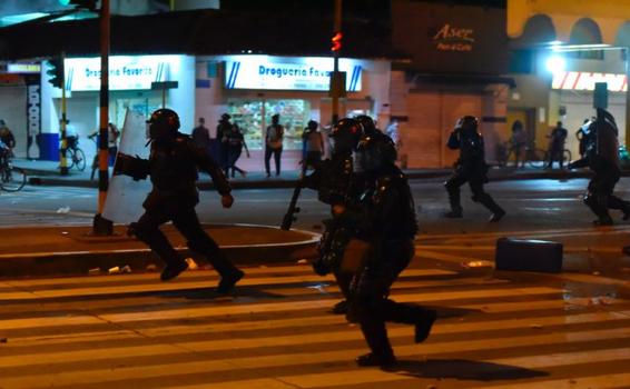 image for Nuevos enfrentamientos entre manifestantes y Fuerza Pública