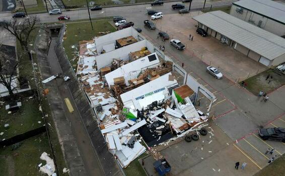 image for Tornadoes sweep through Houston area