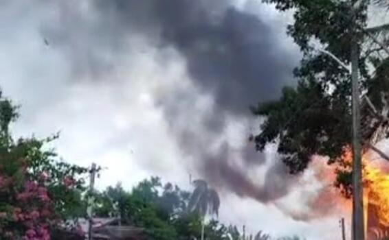 image for Casa é destruída por incêndio em Carauari