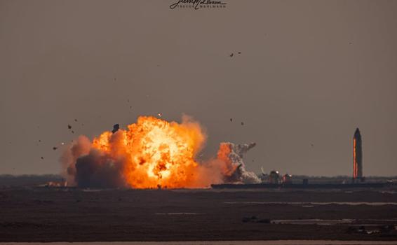 image for Prototipo de cohete de SpaceX explotó al aterrizar