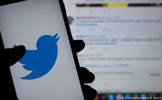 Rusia acusado por Washington y Londres Imagen de twitter de un telefono