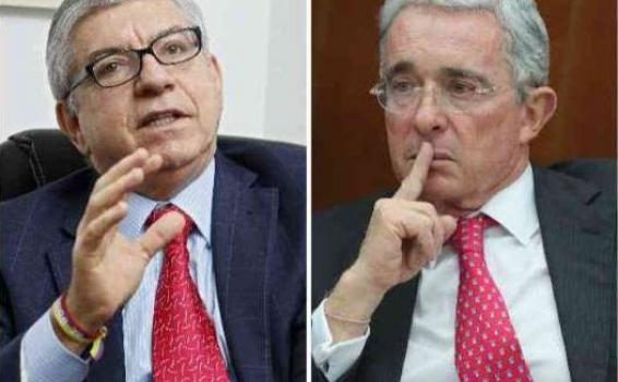Cesar Gaviria y Alvaro Uribe en dos fotos