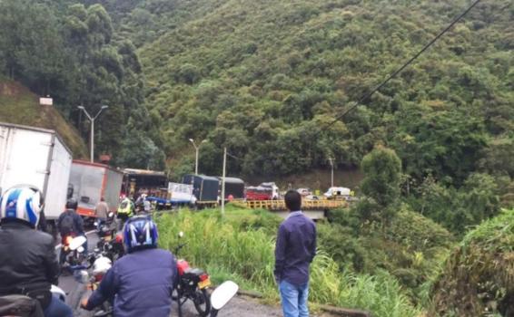 image for Ocupantes de 30 vehículos en la ruta Medellín fueron asaltados