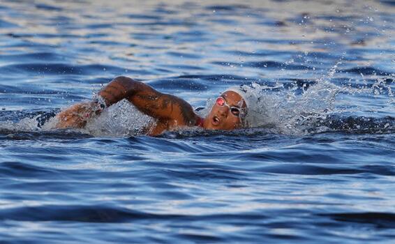 image for Ana Marcela Cunha é campeã olímpica na maratona aquática em Tóquio