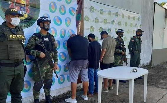 POLICÍA EN LETICIA AVANZA EN SU CAMPAÑA PARA PREVENIR LA COMISIÓN DE DELITOS POLICÍA EN LETICIA AVANZA EN SU CAMPAÑA PARA PREVENIR LA COMISIÓN DE DELITOS