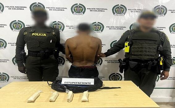 CON MÁS DE 400 GRAMOS DE COCAÍNA, FUE CAPTURADO UN HOMBRE EN EL MUNICIPIO DE LETICIA