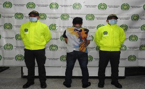 POLICÍA EN LETICIA CAPTURA UN HOMBRE MEDIANTE ORDEN JUDICIAL POR EL DELITO DE ACTOS SEXUALES CON MENOR DE 14 AÑOS POLICÍA EN LETICIA CAPTURA UN HOMBRE MEDIANTE ORDEN JUDICIAL POR EL DELITO DE ACTOS SEXUALES CON MENOR DE 14 AÑOS