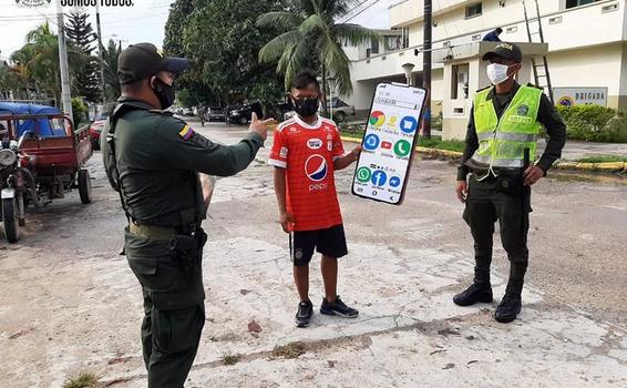 LA POLICÍA NACIONAL REALIZA ACTIVIDADES DE CONCIENCIA ANTE EL CIUDADANO DE NO DAR PAPAYA Y CUIDAR MÁS LOS ELEMENTOS LA POLICÍA NACIONAL REALIZA ACTIVIDADES DE CONCIENCIA ANTE EL CIUDADANO DE NO DAR PAPAYA Y CUIDAR MÁS LOS ELEMENTOS