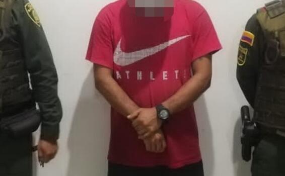 SUJETO FUE CAPTURADO POR DAÑOS A BIENES PRIVADOS SUJETO FUE CAPTURADO POR DAÑOS A BIENES PRIVADOS