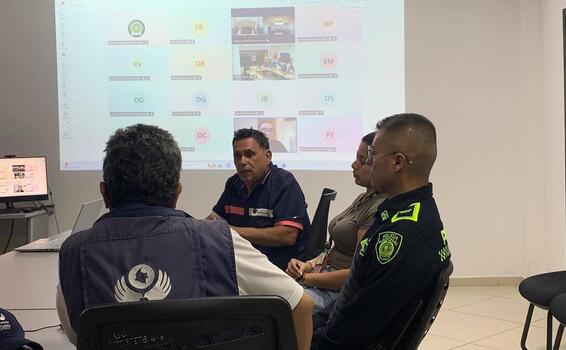 Policía Nacional de Leticia garantiza orden y transparencia en elecciones comunales