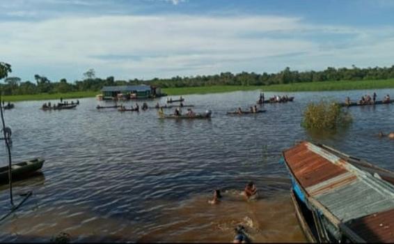 Domingo de aglomerações no rio Javarizinho