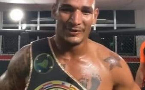 Elano Pezão vence luta e garante cinturão no Samurai Figth House Elano Pezão vence luta e garante cinturão no Samurai Figth House