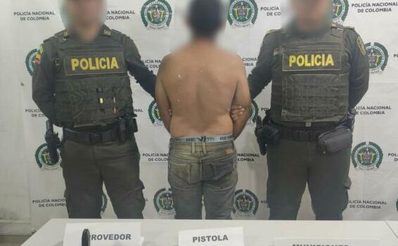 EN ACTIVIDADES REGISTRO A PERSONAS, POLICÍA CAPTURA A SUJETO CON UN ARMA DE FUEGO EN ACTIVIDADES REGISTRO A PERSONAS, POLICÍA CAPTURA A SUJETO CON UN ARMA DE FUEGO