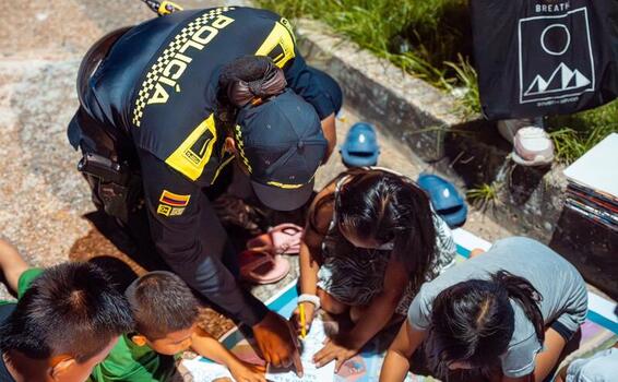 Bajo el liderazgo del señor coronel Santiago Garavito Aránzazu comandante  departamento de policía amazonas, se fortalece la seguridad en Leticia amazonas 