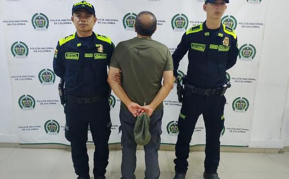 La Policía Nacional en el Amazonas capturó a  un ciudadano requerido por actos sexuales con menor de 14 años agravado La Policía Nacional en el Amazonas capturó a  un ciudadano requerido por actos sexuales con menor de 14 años agravado