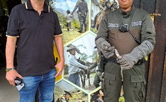 Policía Nacional rescató una boa constrictora en Leticia, reafirmando su compromiso con la protección del medio ambiente Policía Nacional rescató una boa constrictora en Leticia, reafirmando su compromiso con la protección del medio ambiente