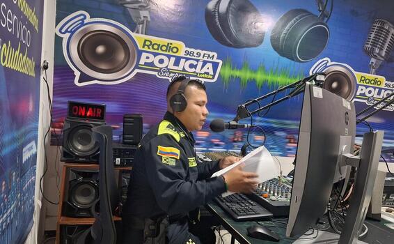 Radio Policía Leticia refuerza mensajes de prevención y seguridad en la triple frontera Radio Policía Leticia refuerza mensajes de prevención y seguridad en la triple frontera
