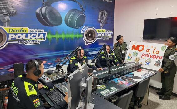 POLICÍA NACIONAL FORTALECE LA PREVENCIÓN FRENTE AL USO DE PÓLVORA EN ESPACIO CUÉNTELE AL COMANDANTE