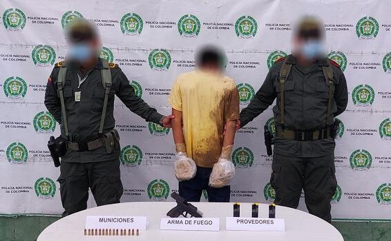 EN ENFRENTAMIENTO CON POLICÍAS FUE APREHENDIDO BRASILERO QUE ATENTÓ CONTRA DOS PERSONAS EN LETICIA EN ENFRENTAMIENTO CON POLICÍAS FUE APREHENDIDO BRASILERO QUE ATENTÓ CONTRA DOS PERSONAS EN LETICIA