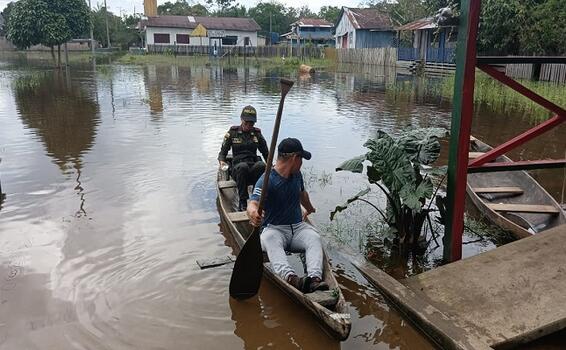 POLICÍA GARANTIZA LA SEGURIDAD CIUDADANA EN LAS ZONAS NO MUNICIPALIZADAS DEL AMAZONAS POLICÍA GARANTIZA LA SEGURIDAD CIUDADANA EN LAS ZONAS NO MUNICIPALIZADAS DEL AMAZONAS