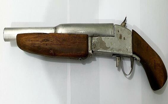 PROCESADO EN LETICIA UN MENOR DE EDAD POR EL DELITO DE PORTE ILEGAL DE ARMAS DE FUEGO PROCESADO EN LETICIA UN MENOR DE EDAD POR EL DELITO DE PORTE ILEGAL DE ARMAS DE FUEGO