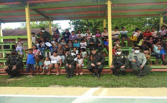 LLEGAMOS A LA COMUNIDAD DE MOCAGUA-AMAZONAS CON NUESTRAS ESPECIALIDADES DE POLICÍA 