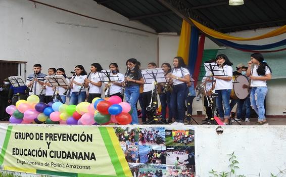EL DEPARTAMENTO DE POLICÍA AMAZONAS LANZA LA CAMPAÑA COLOMBIA UNA RAZÓN EL DEPARTAMENTO DE POLICÍA AMAZONAS LANZA LA CAMPAÑA COLOMBIA UNA RAZÓN