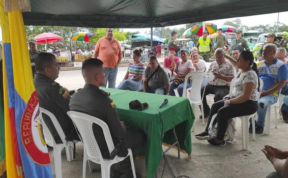 POLICÍA IMPLENTÓ LA ESTRATEGIA “CAI AL BARRIO” EN LETICIA POLICÍA IMPLENTÓ LA ESTRATEGIA “CAI AL BARRIO” EN LETICIA