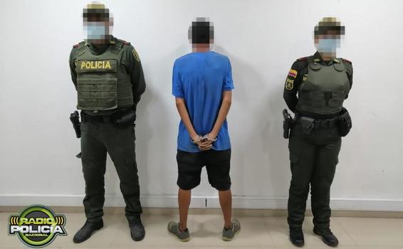 SUJETO ES CAPTURADO POR EL DELITO DE VIOLENCIA INTRAFAMILIAR SUJETO ES CAPTURADO POR EL DELITO DE VIOLENCIA INTRAFAMILIAR