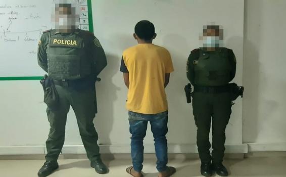 CAPTURADO SUJETO POR EL DELITO DE HURTO CAPTURADO SUJETO POR EL DELITO DE HURTO
