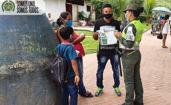 NUESTROS POLICIAS DEL MUNICIPIO DE PUERTO NARIÑO HACE    CAMPAÑAS DE PREVENCIÓN A HURTO A PERSONA EN LAS VÍAS PRINCIPALES