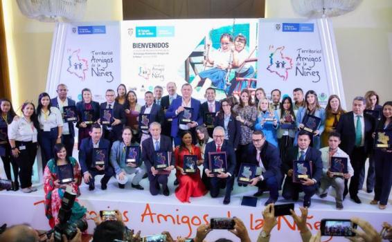ICBF y UNICEF reconocen a alcaldes y gobernadores que se la jugaron por la niñez