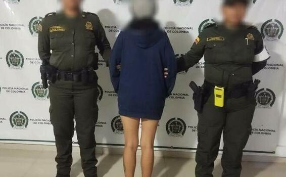 MUJER FUE CAPTURADA POR PORTAR ESTUPEFACIENTES MUJER FUE CAPTURADA POR PORTAR ESTUPEFACIENTES