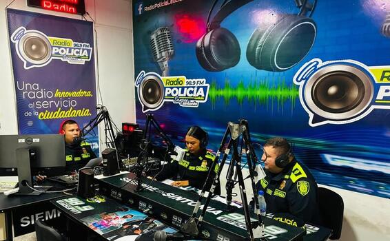 El Coronel Garavito Habla sobre Seguridad y Derechos en Cuéntele al Comandante , fortaleciendo la seguridad de los ciudadanos   El Coronel Garavito Habla sobre Seguridad y Derechos en Cuéntele al Comandante , fortaleciendo la seguridad de los ciudadanos