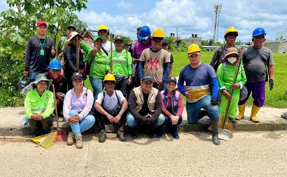 Más de dos toneladas de residuos fueron retiradas en jornada de limpieza de fuentes hídricas en Leticia